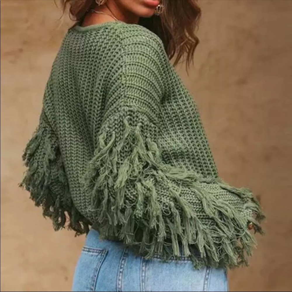 💥FLASH SALE💥 Bohemian Army Green Fringe Sweater - Picture 3 of 5
